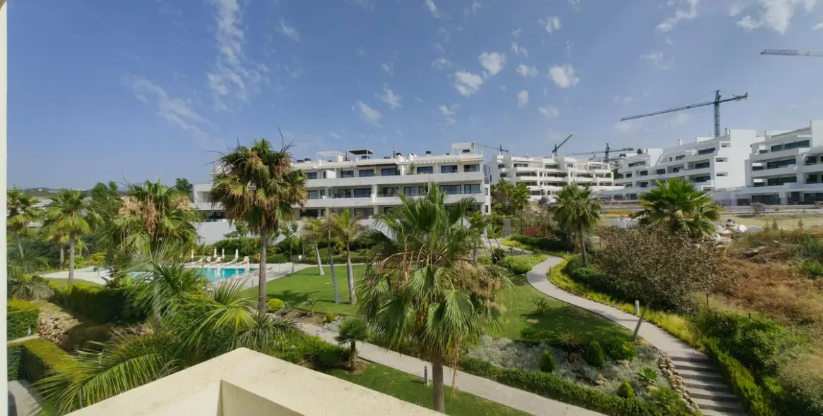 Sale of penthouse duplex in Estepona 40