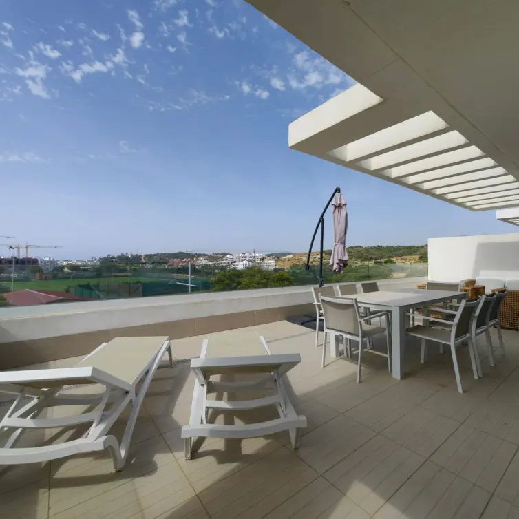 Venta de ático dúplex en Estepona