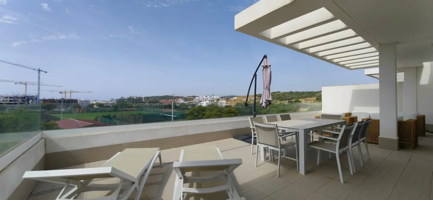 Venta de ático dúplex en Estepona 0