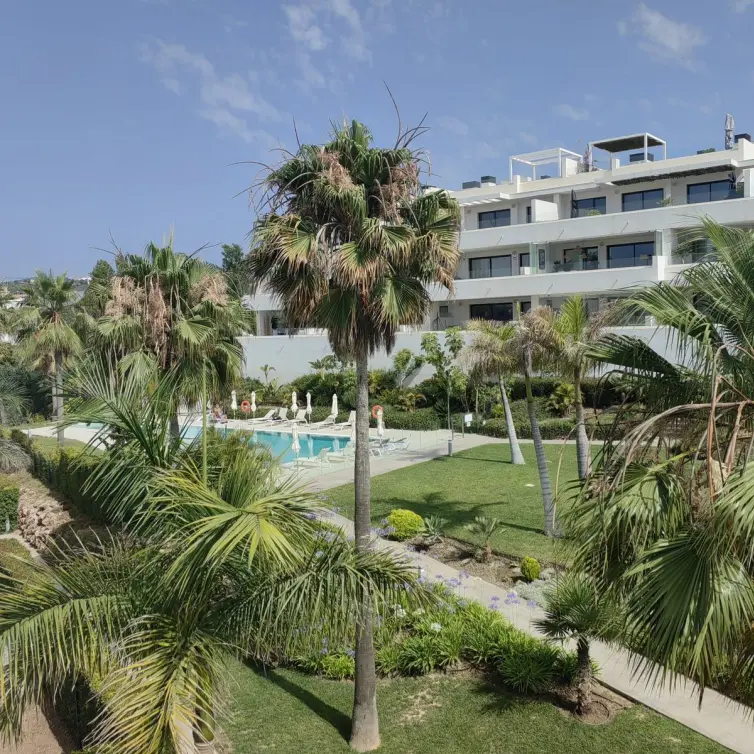 Venta de ático dúplex en Estepona