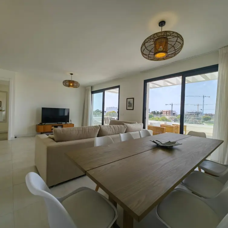 Venta de ático dúplex en Estepona