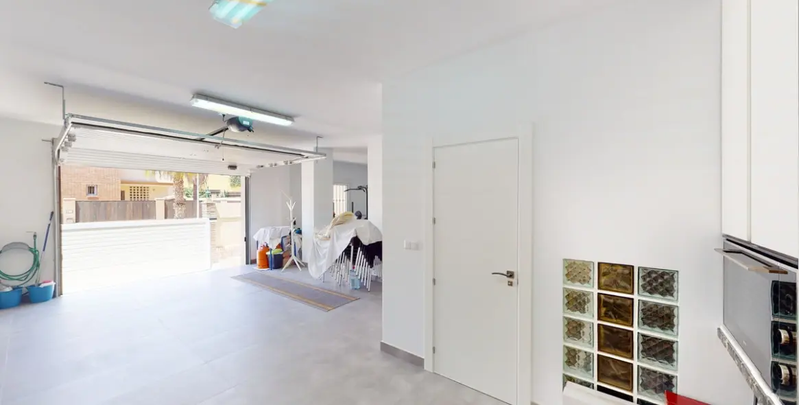 Sale of semi-detached house in Torre del Mar 34