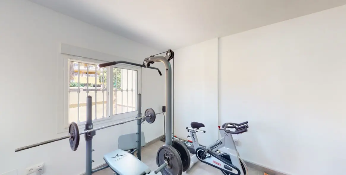 Sale of semi-detached house in Torre del Mar 37