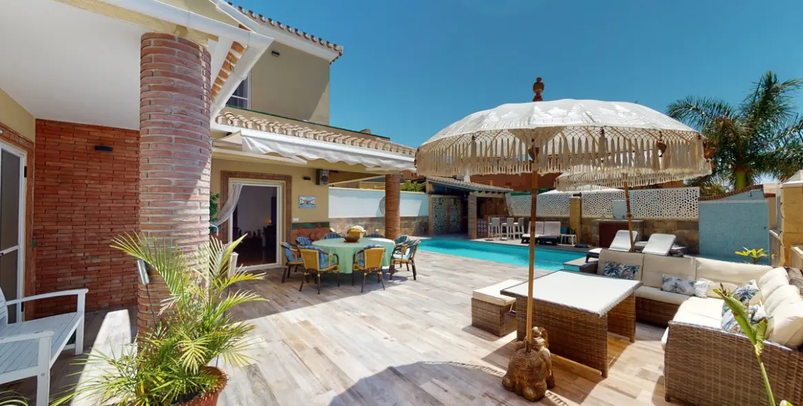 Sale of semi-detached house in Torre del Mar 40