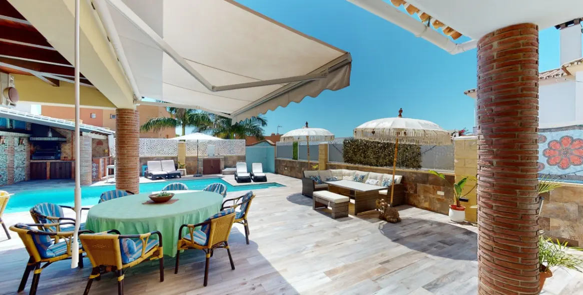 Sale of semi-detached house in Torre del Mar 45