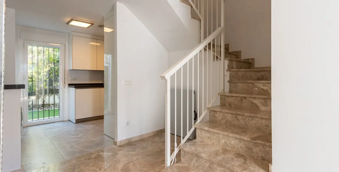 Продажа таунхауса в Nueva Andalucía 21