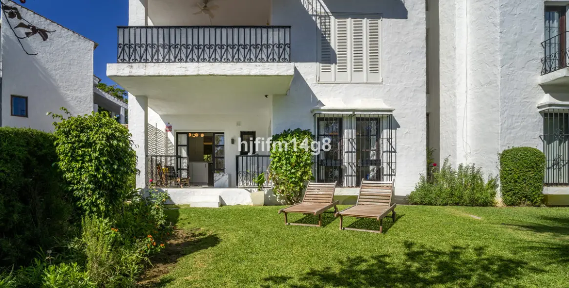 Продажа апартаментов на первом этаже в Nueva Andalucía 1