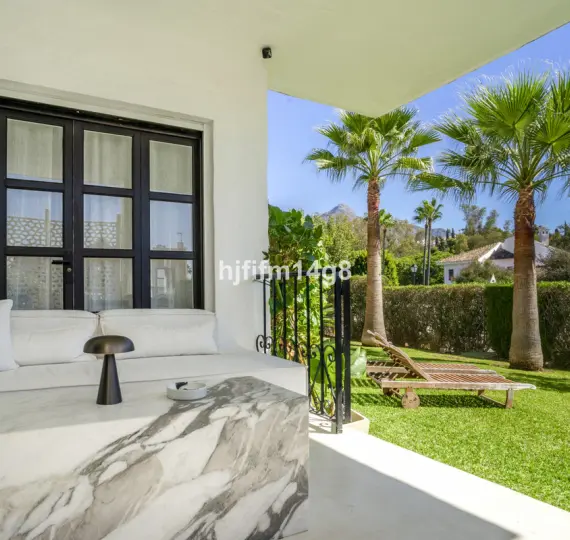 Продажа апартаментов на первом этаже в Nueva Andalucía