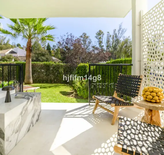 Продажа апартаментов на первом этаже в Nueva Andalucía