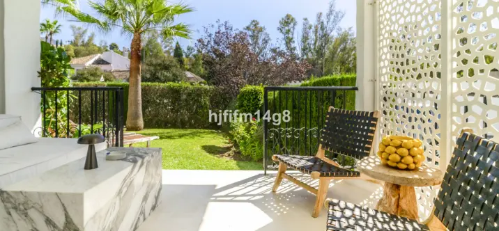 Продажа апартаментов на первом этаже в Nueva Andalucía 3