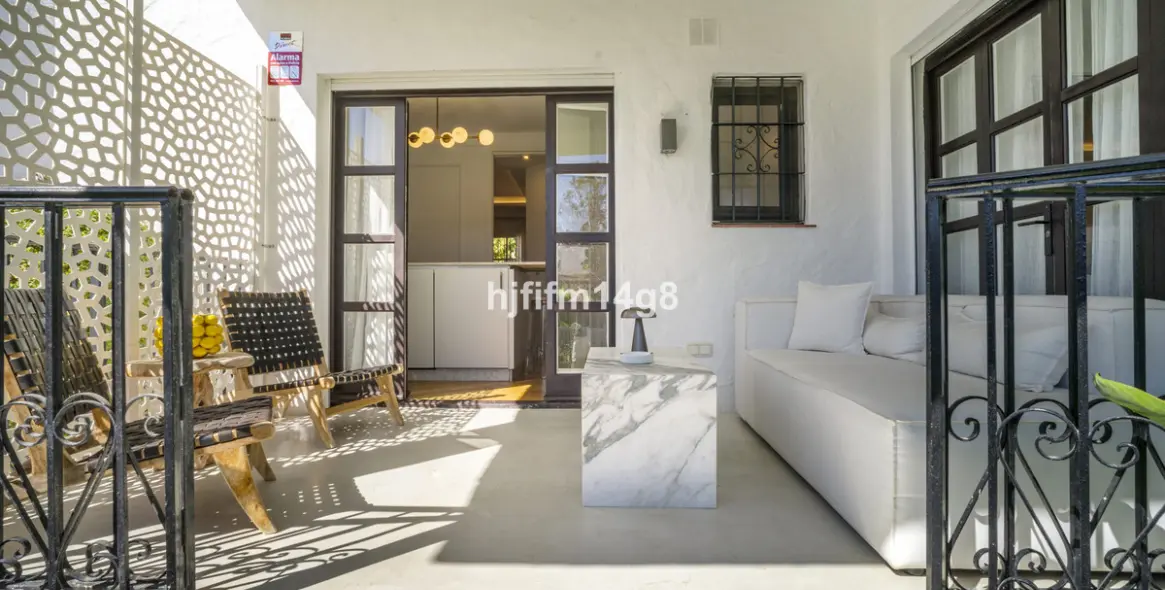 Sale of ground floor apartment in Nueva Andalucía 22