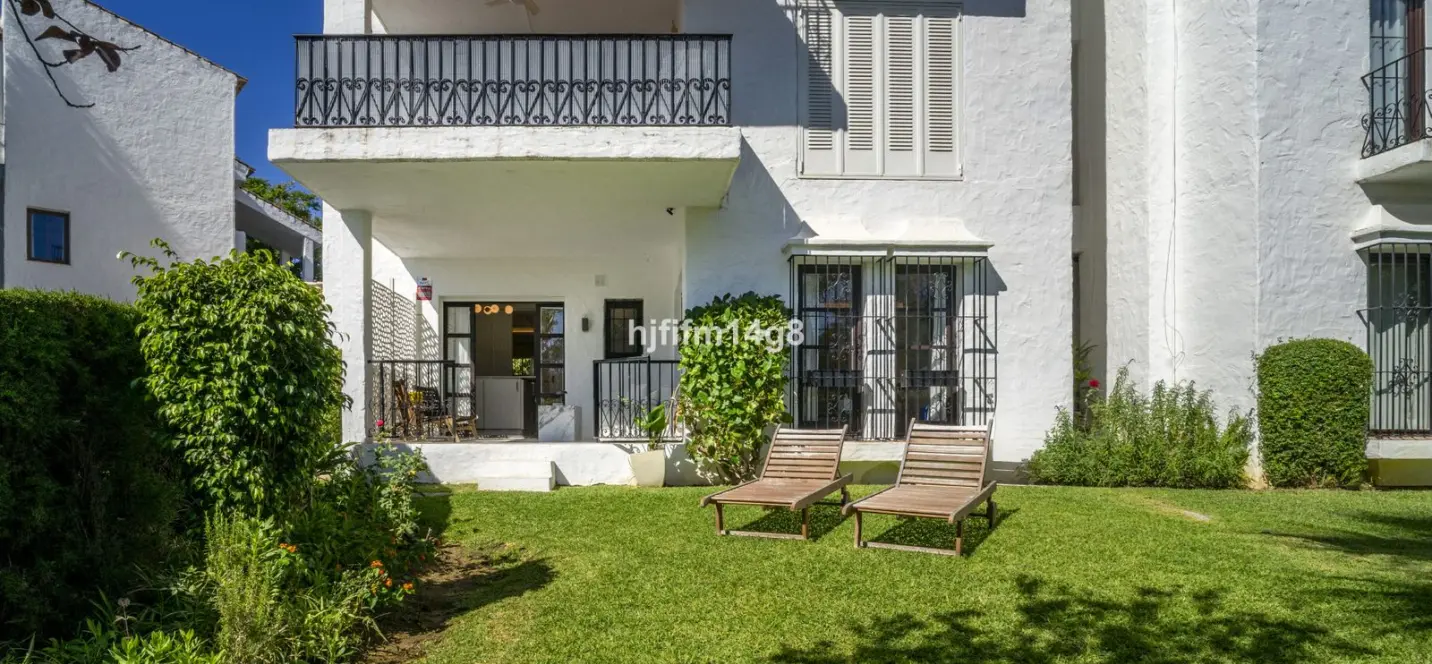 Venta de apartamento en planta baja en Nueva Andalucía 0