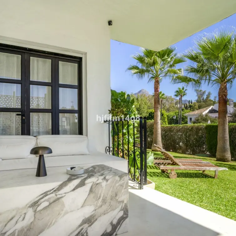 Venta de apartamento en planta baja en Nueva Andalucía
