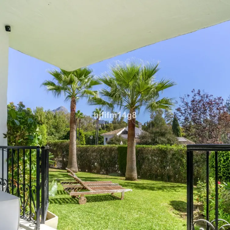 Venta de apartamento en planta baja en Nueva Andalucía