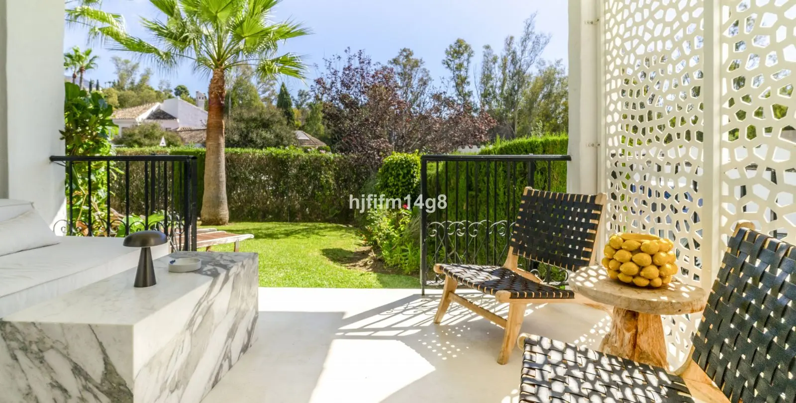 Sale of ground floor apartment in Nueva Andalucía 4