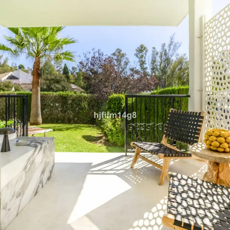 Venta de apartamento en planta baja en Nueva Andalucía