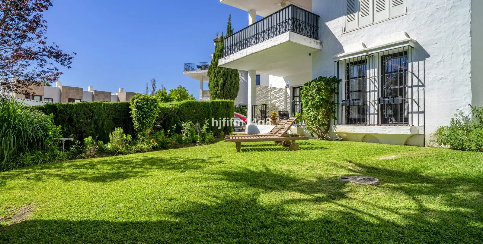 Sale of ground floor apartment in Nueva Andalucía 5