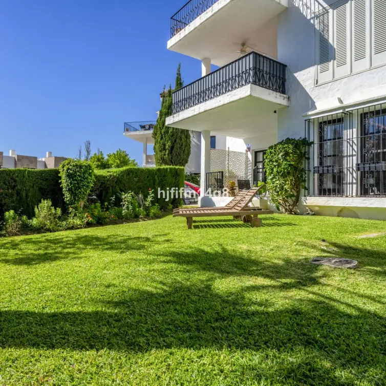 Venta de apartamento en planta baja en Nueva Andalucía