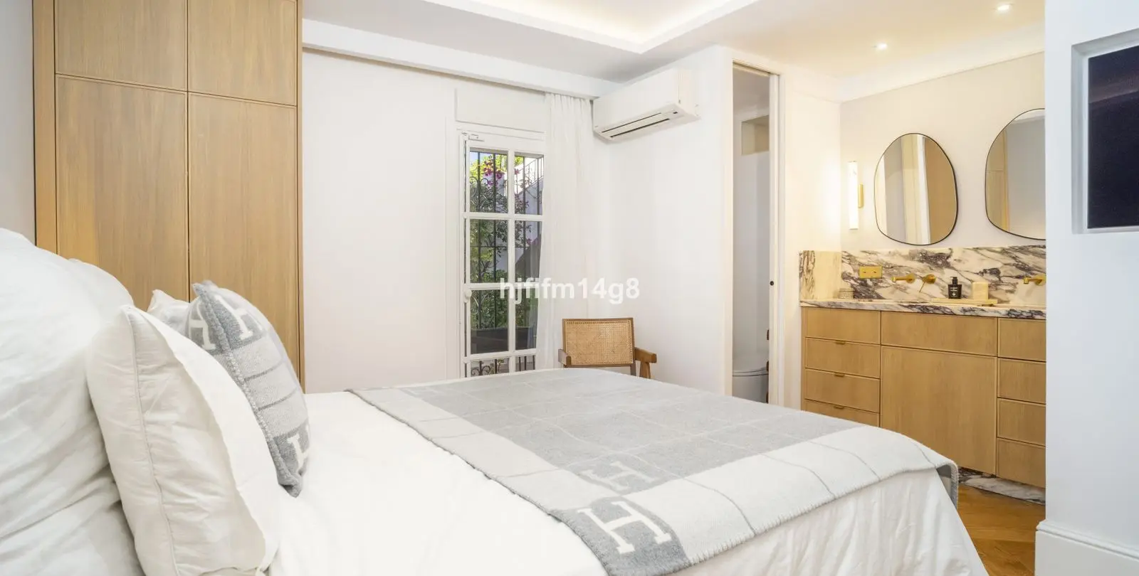 Sale of ground floor apartment in Nueva Andalucía 11