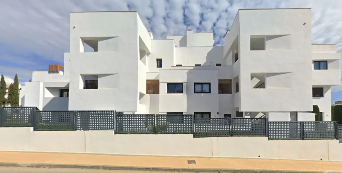 Продажа апартаментов на первом этаже в Bel Air 1