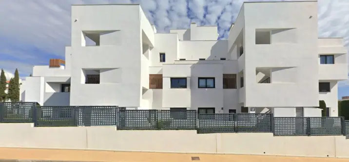 Продажа апартаментов на первом этаже в Bel Air 0