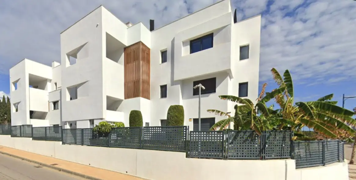 Продажа апартаментов на первом этаже в Bel Air 2