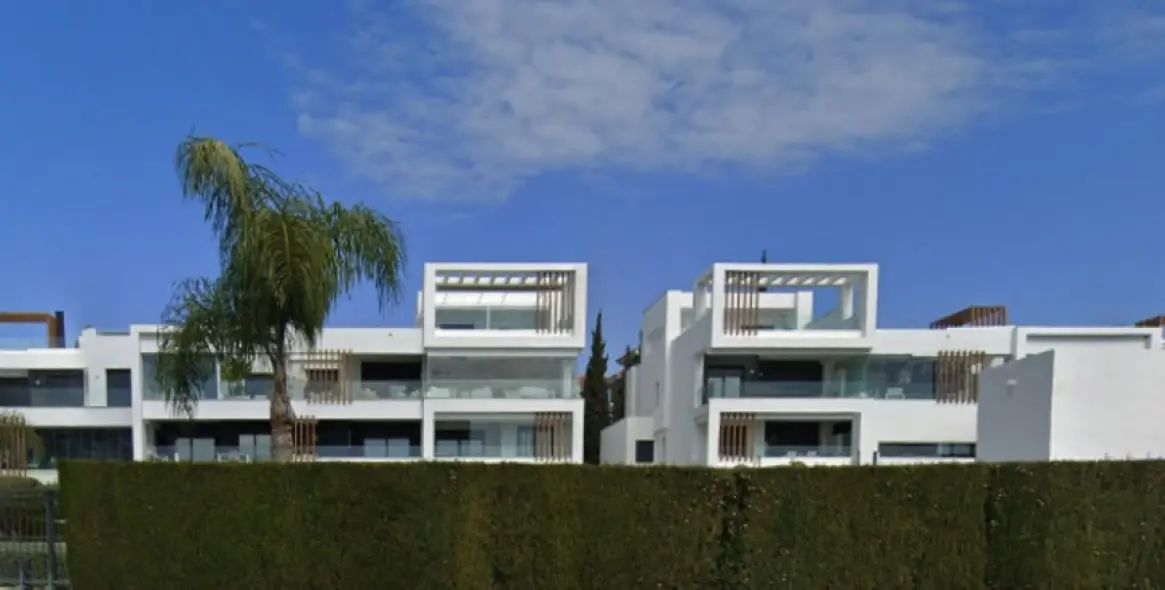 Продажа апартаментов на первом этаже в Bel Air 3