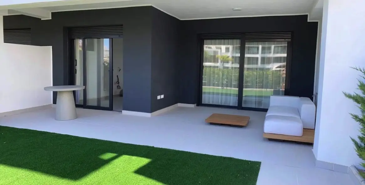 Продажа апартаментов на первом этаже в Bel Air 4