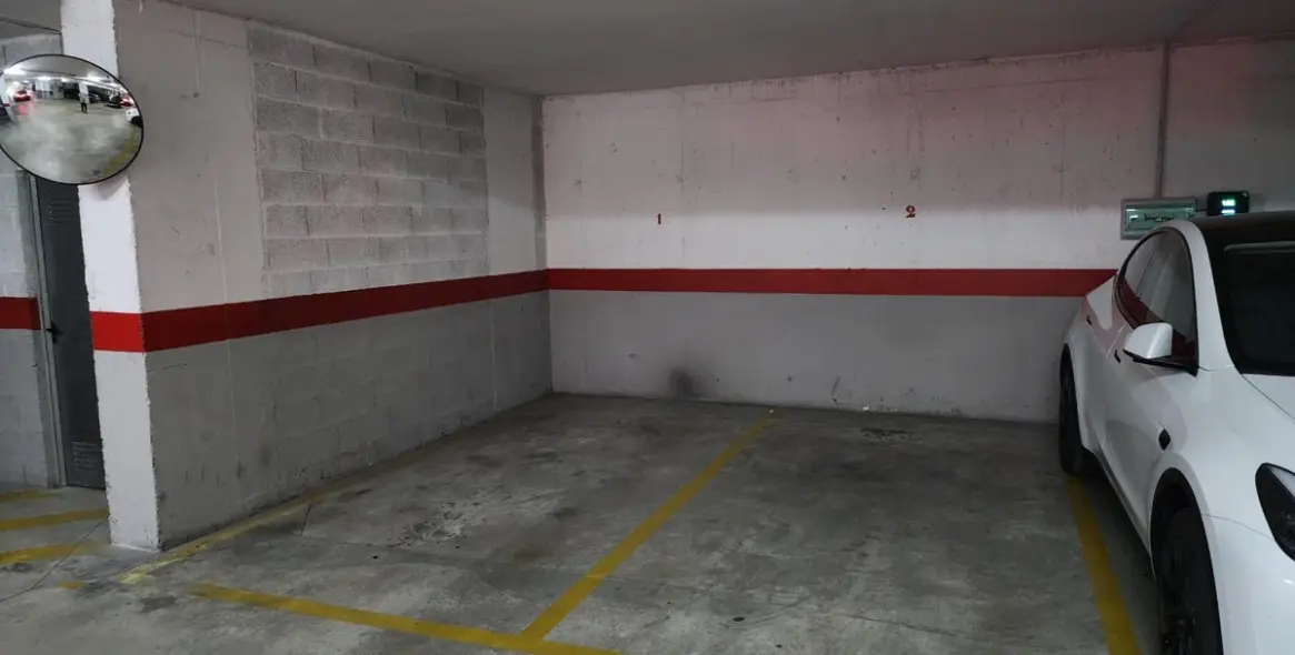 Sale of penthouse duplex in Teatinos 21