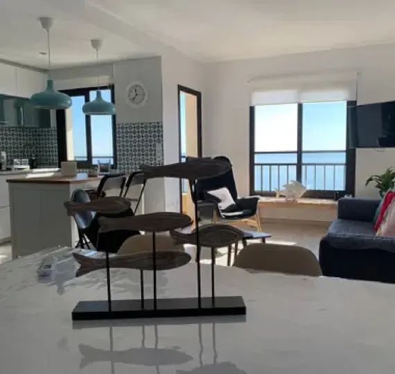 Sale of middle floor apartment in Fuengirola