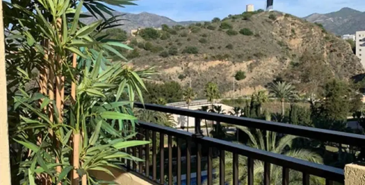 Sale of middle floor apartment in Fuengirola 4