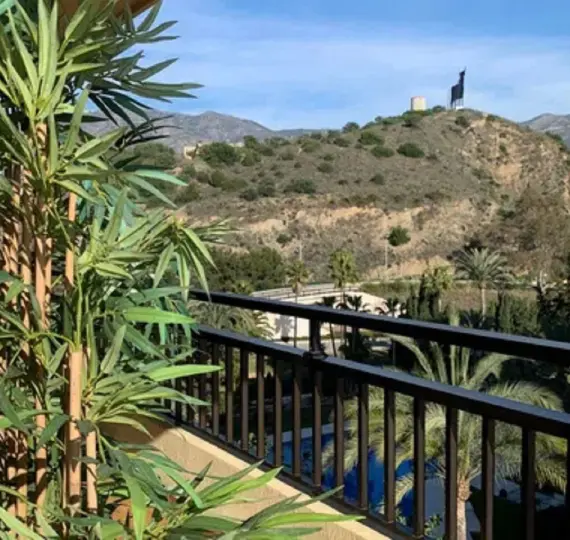 Sale of middle floor apartment in Fuengirola