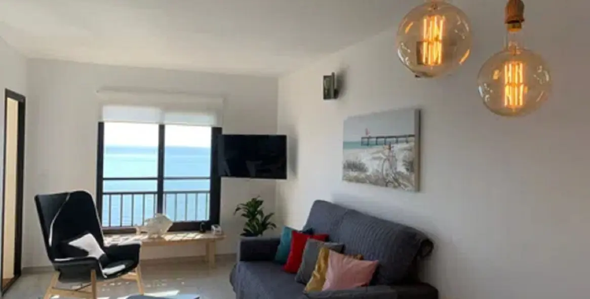 Sale of middle floor apartment in Fuengirola 6