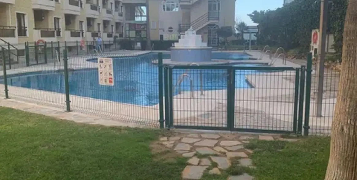 Sale of middle floor apartment in Fuengirola 7