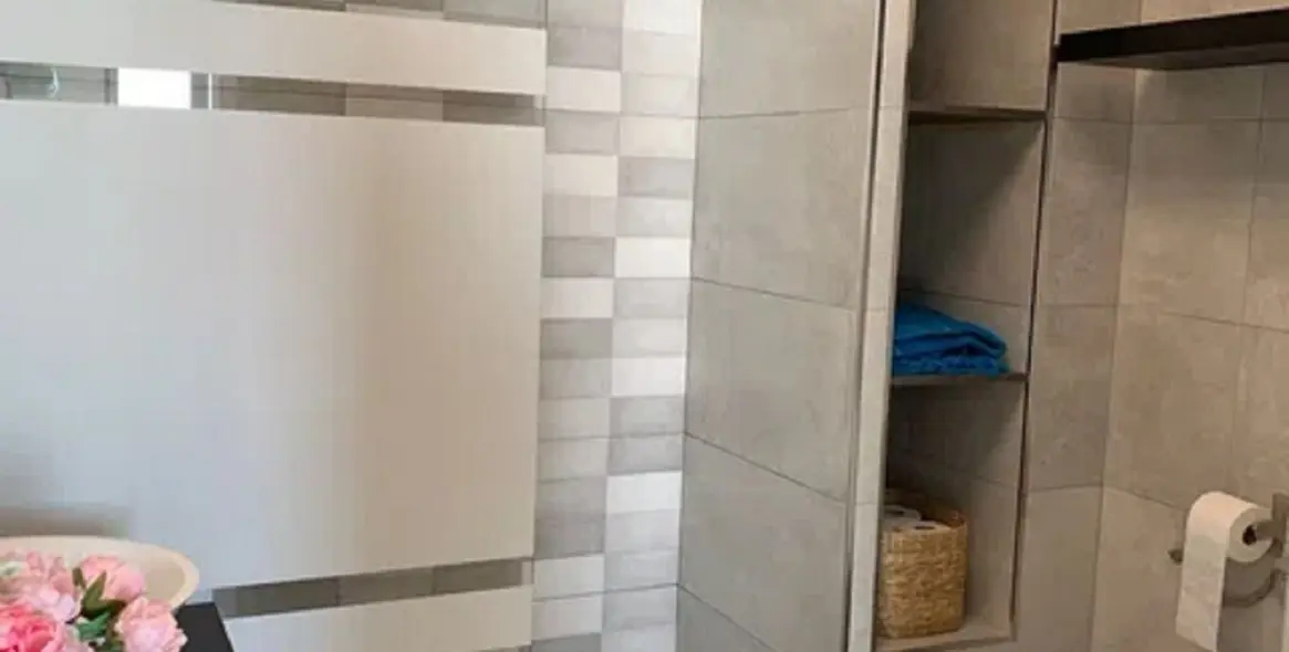 Sale of middle floor apartment in Fuengirola 9