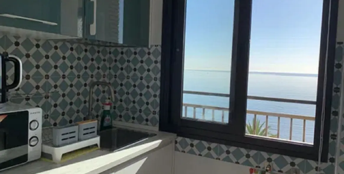 Sale of middle floor apartment in Fuengirola 16