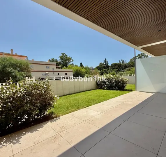 Продажа апартаментов на первом этаже в Elviria