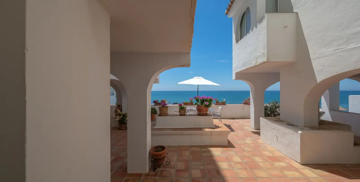 Sale of ground floor apartment in Riviera del Sol 25