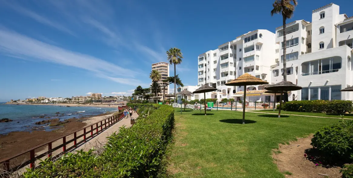 Sale of ground floor apartment in Riviera del Sol 29