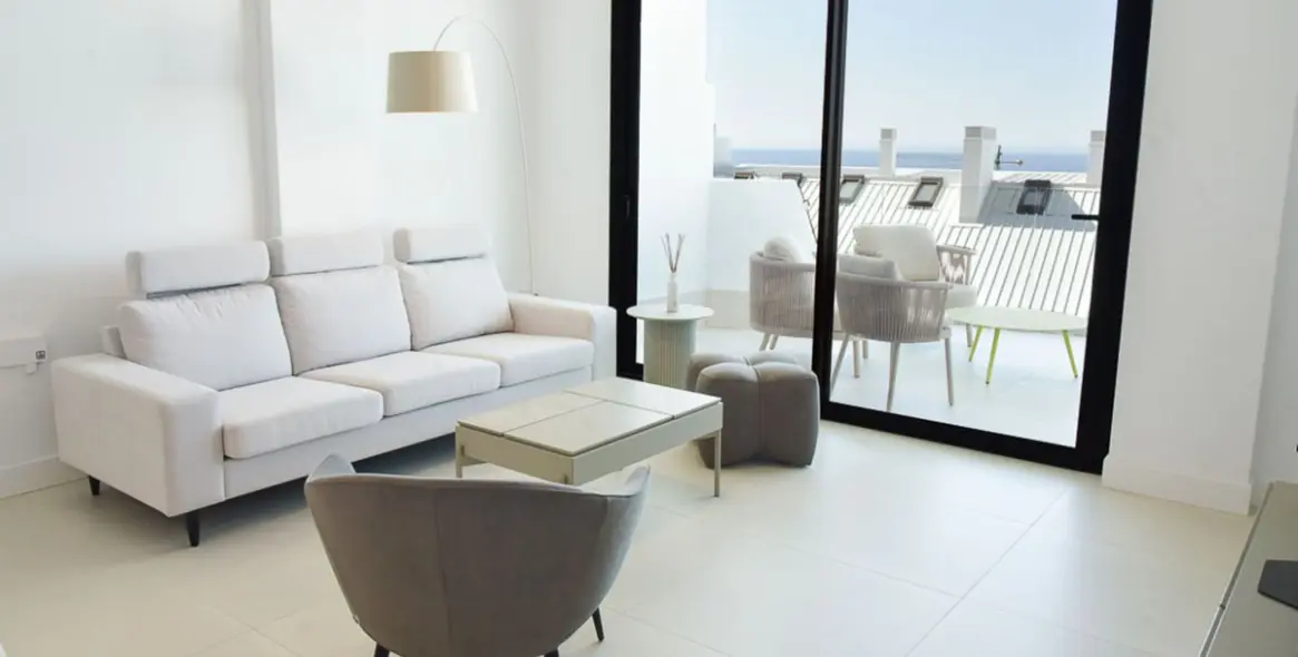 Venta de apartamento en planta media en Fuengirola 2