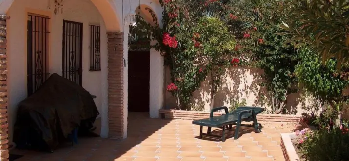 Продажа дома на две семьи в Calahonda 2