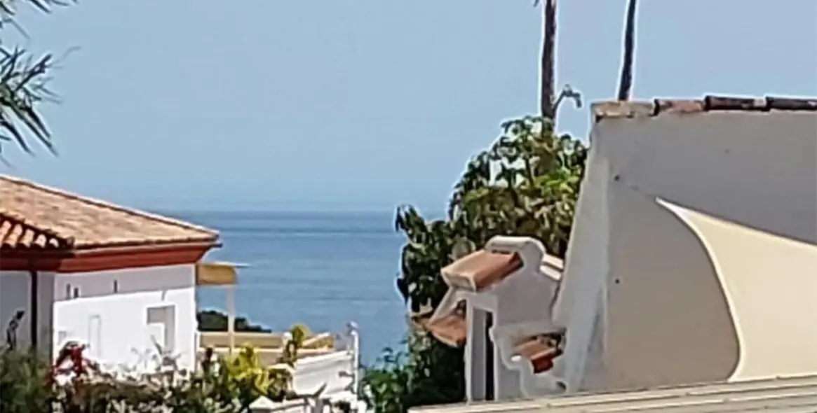 Продажа дома на две семьи в Calahonda 7