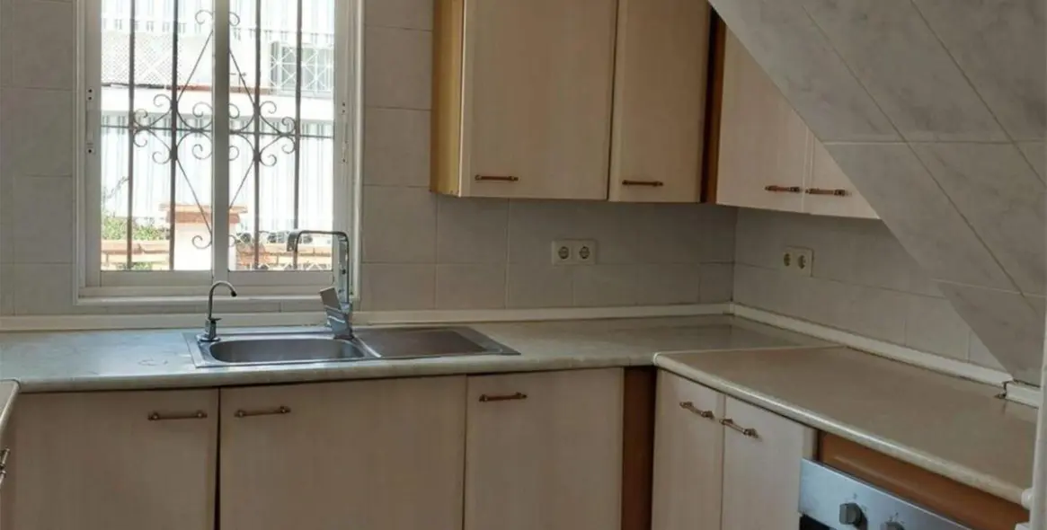 Продажа дома на две семьи в Calahonda 8