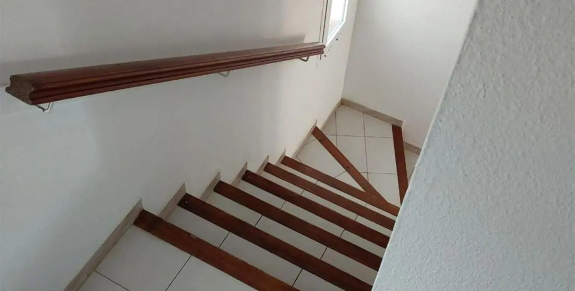 Продажа дома на две семьи в Calahonda 17