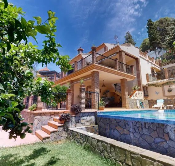 Venta de villa independiente en Vélez-Málaga