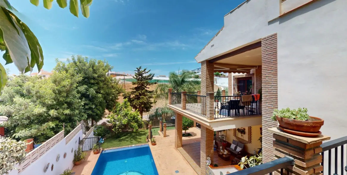 Продажа  отдельно стоящей виллы в Vélez-Málaga 3