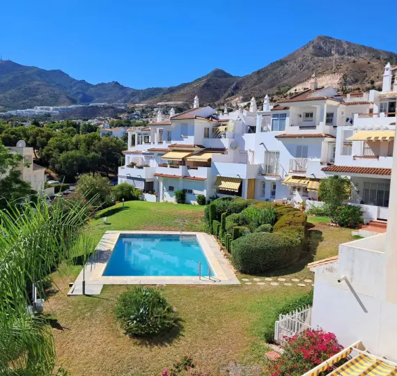 Продажа дома на две семьи в Benalmadena