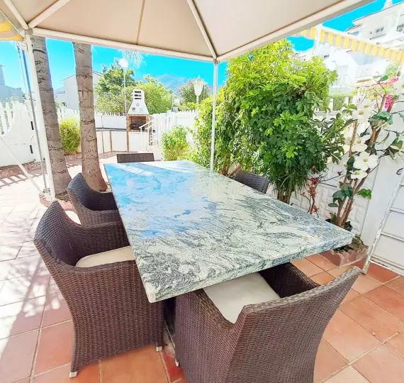 Продажа дома на две семьи в Benalmadena