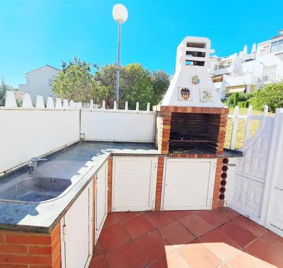 Продажа дома на две семьи в Benalmadena