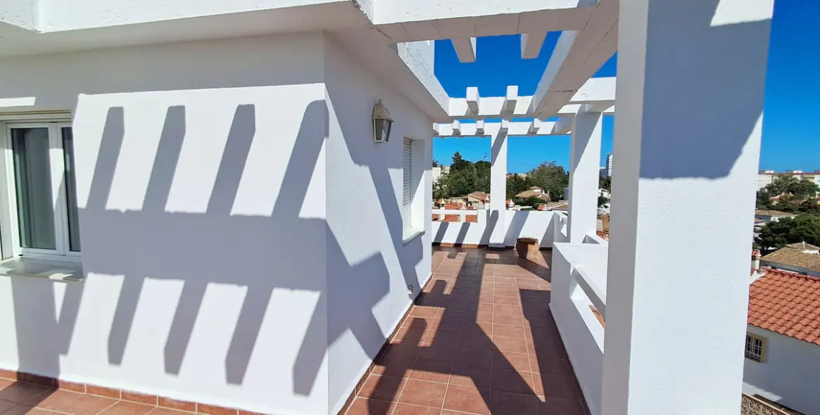 Продажа дома на две семьи в Benalmadena 6